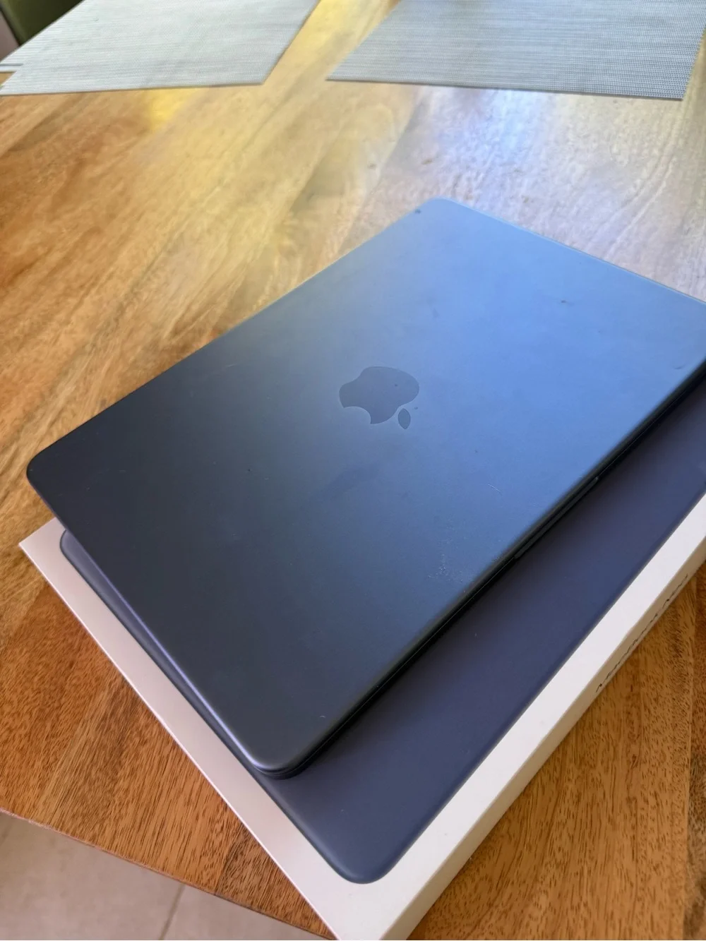 Apple MacBook Laptop in Indigo 8GB with 512 SSD storage in indigo Finish